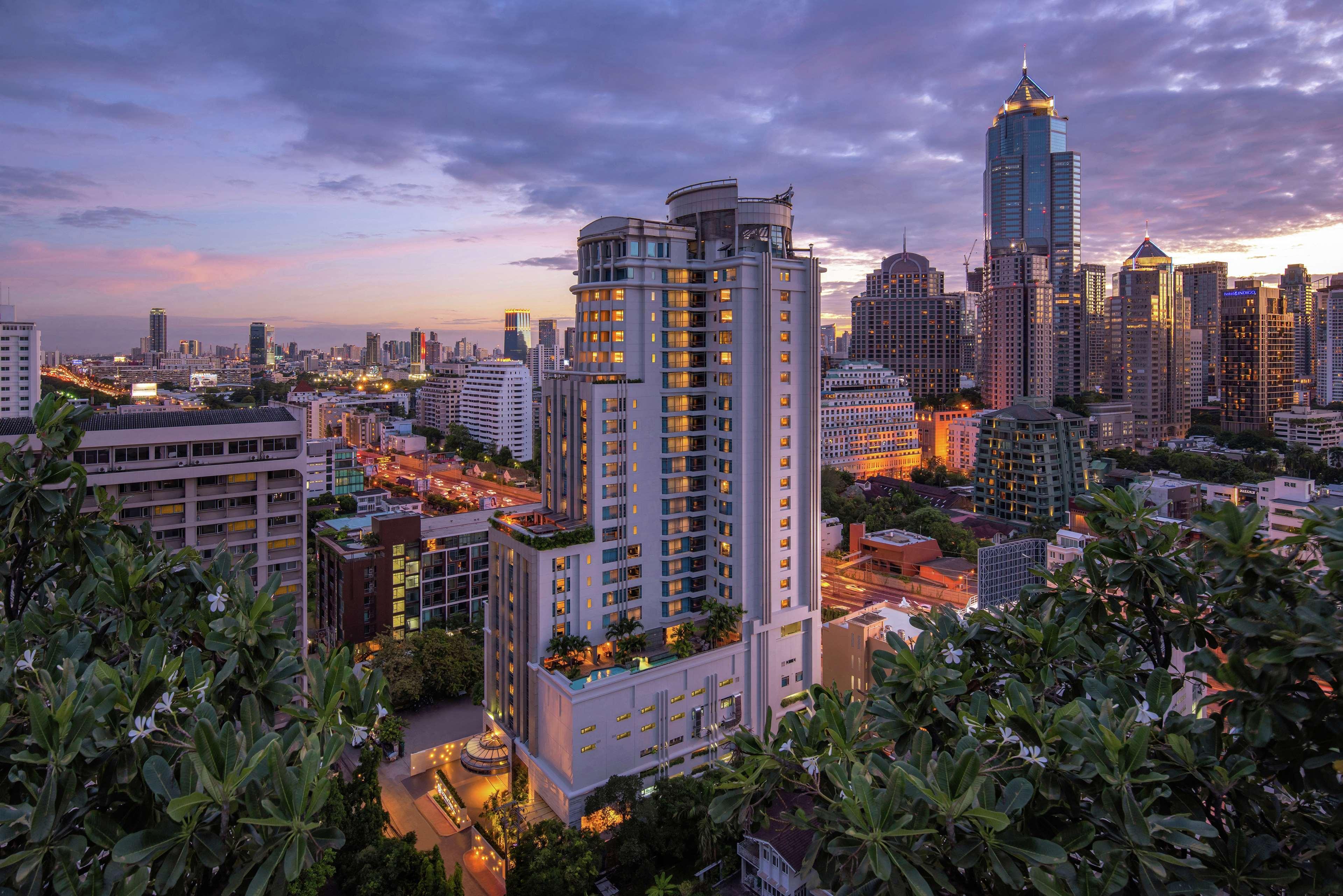 Hotel Doubletree By Hilton Bangkok Ploenchit Exterior foto